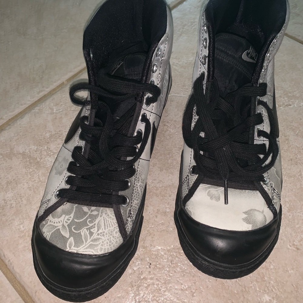 Black & Grey Nike Sneakers